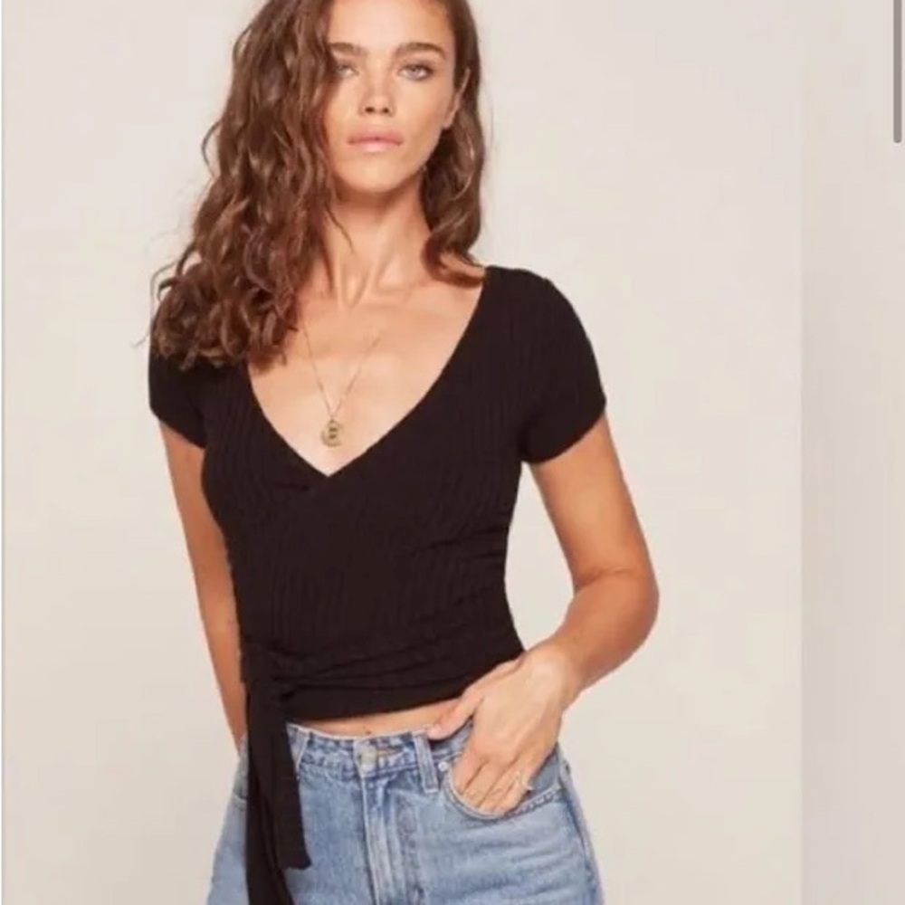 🐦‍⬛ Reformation Flora Wrap Top M Cozy!